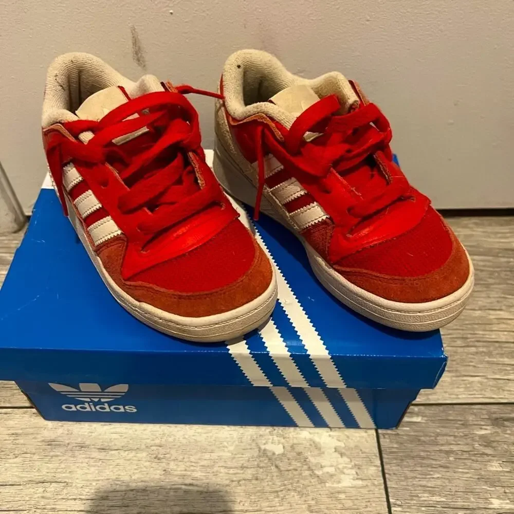 Kids Adidas shoes red size 10 1/2 forum low cl